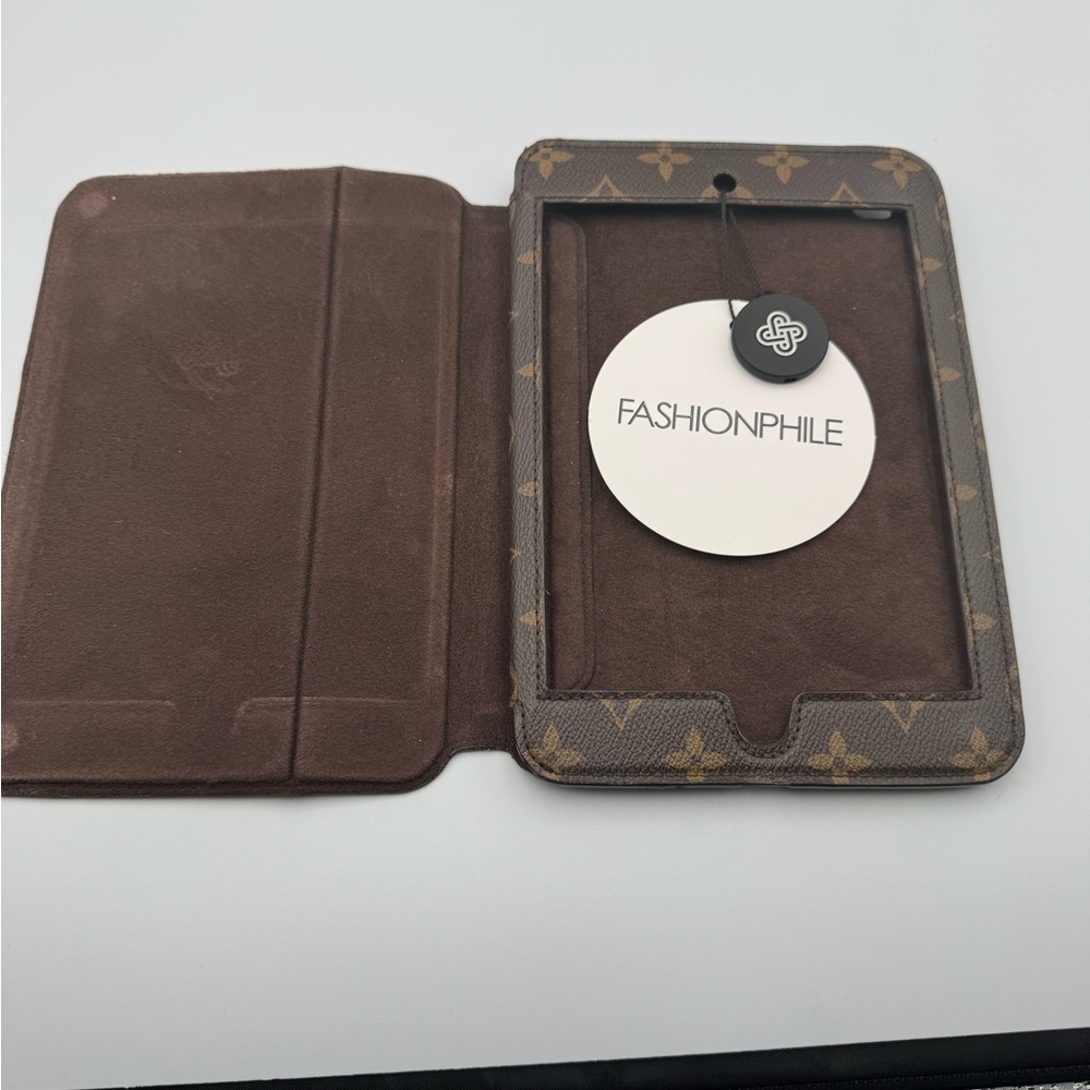 Louis Vuitton Monogram Folio iPad Mini Case - Picture 2 of 7